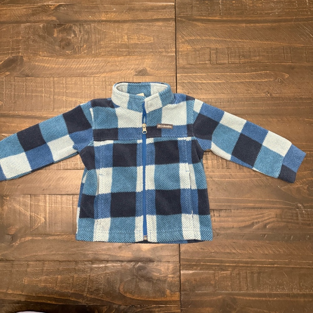 Columbia Fleece Jacket in Blue Checkered Pattern. Size 2T